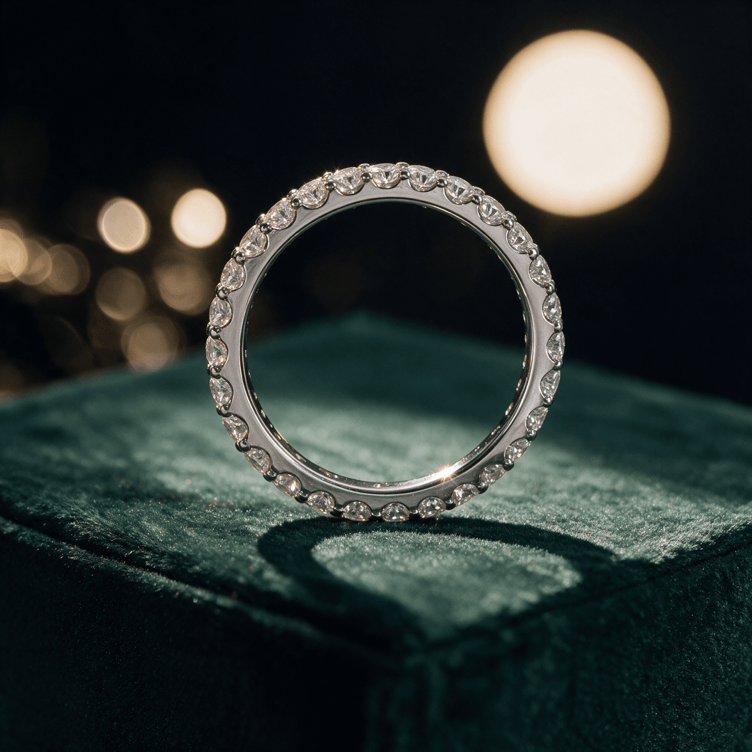 Anillo eternity con moissanitas de plata de ley 925