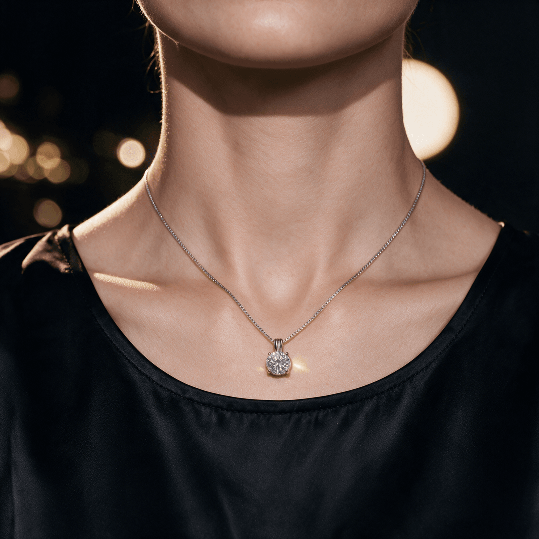 Colgante con cadena de plata de ley 925 con moissanita RD 7,5 mm